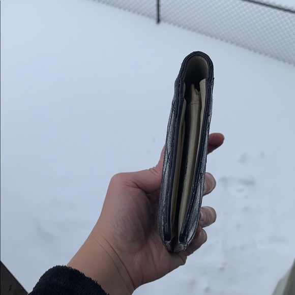 Chanel bifold wallet - Picture 7 of 11